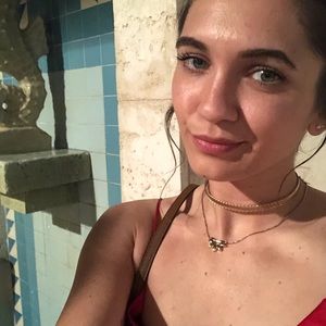 Meet your Posher, Julia